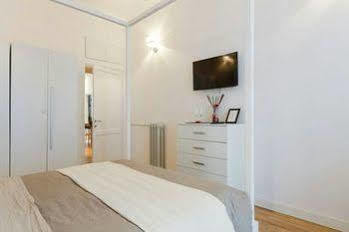 Apartment Sweet Rom